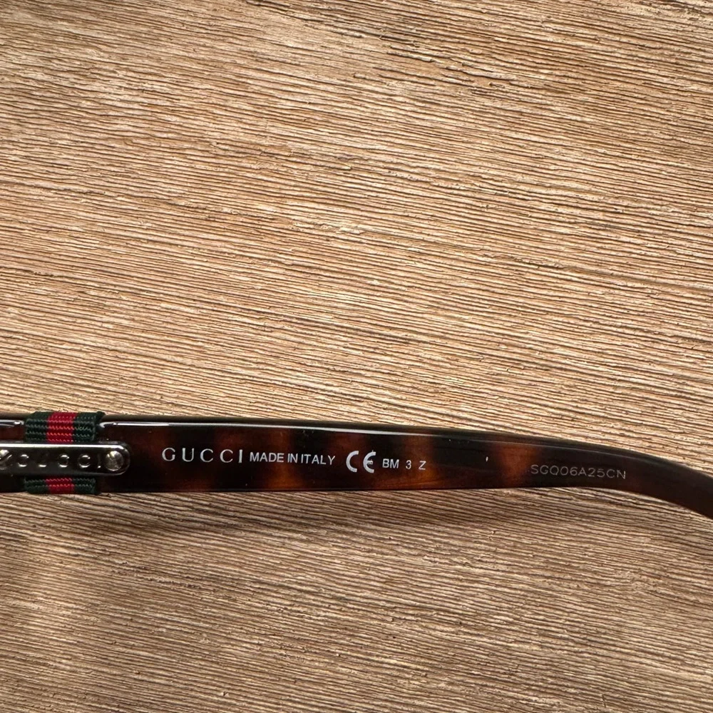 Gucci Aviators - Picture 4 of 6